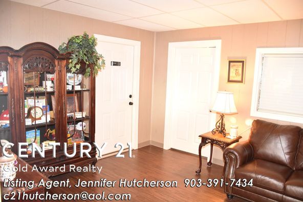 2233 W Point Tap Rd, Palestine, TX 75803